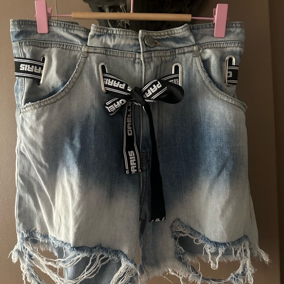 Gaelle Paris Denim distressed Shorts with detachable belt - Picture 2 of 7